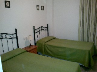 Dormitorio dos camas posibilidad de tres